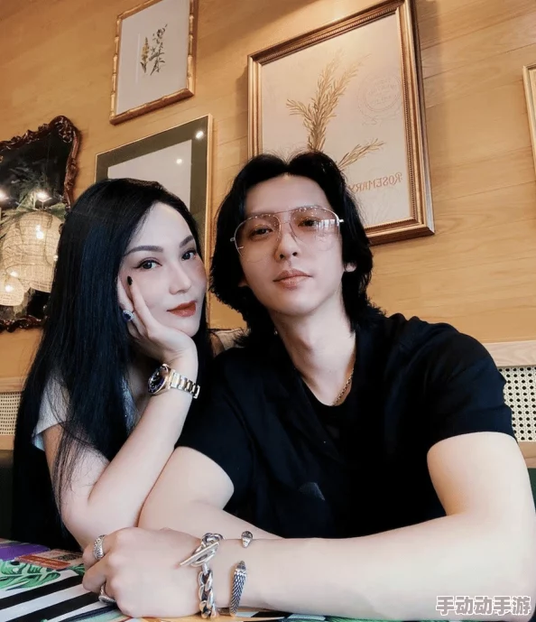 星空无限mv国产剧梁佳女儿＂曝八卦：疑似与男演员绯闻传出，网友热议两人关系近况