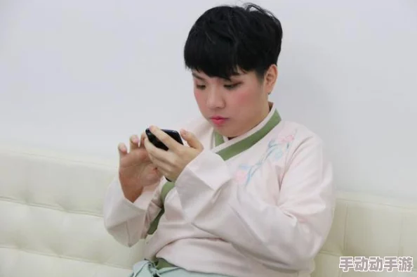 震惊！男人j进入女人下部图片引发热议，网友们纷纷发表看法，讨论背后的社会现象与道德问题！