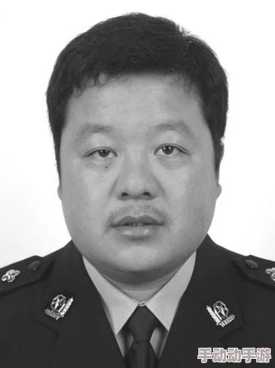 媳妇加班到凌晨，丈夫独自守家中，深夜思念与孤独交织的心情引发热议