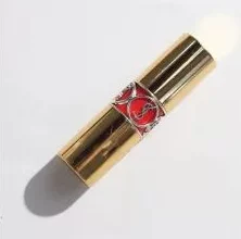 ysl水蜜桃口红色60101：这款口红以其清新自然的水蜜桃色调，完美展现出女性优雅与活力，适合各种场合使用