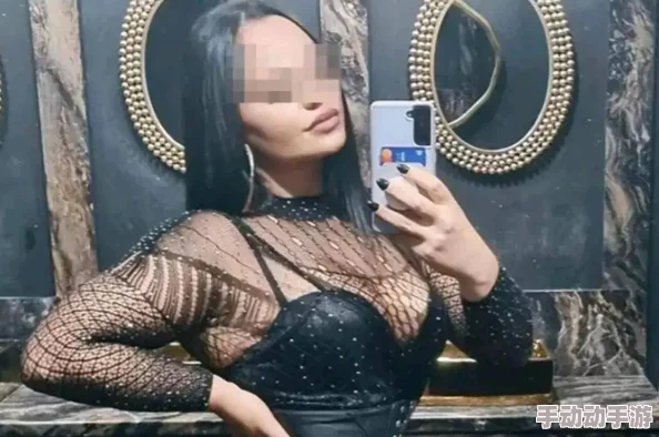 绿帽极度妨荡的娇妻视频引发热议，网友纷纷讨论道德底线与婚姻信任问题，社会观念亟待反思！