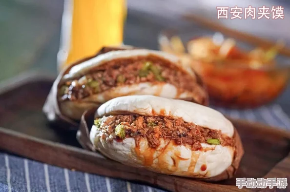 定逸师太的肉夹馍：传统美食与现代风味的完美结合，带你领略独特的味蕾体验与文化传承
