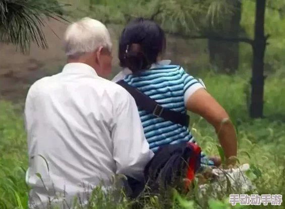 荒野大镖客暴躁老太太图片:游戏中令人捧腹的角色瞬间,玩家们纷纷分享搞笑截图与精彩时刻 荒野大镖客暴躁老太太图片:游戏中令人捧腹的角色瞬间,玩家们纷纷分享搞笑截图与精彩时刻