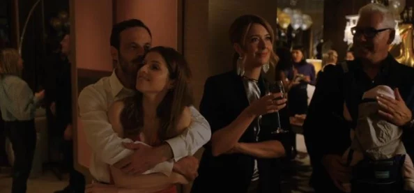 看-黄-色-特级片：新一季热播剧集引发观众热议，剧情反转不断，角色发展令人期待！