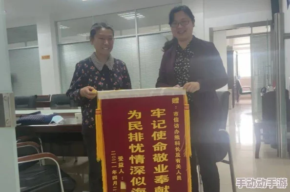 白唬现身城市公园，惊动市民引发热议，专家称或为生态恢复的积极信号！