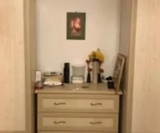 翁公在厨房张开腿进出，近日引发热议，网友纷纷讨论其背后的故事与影响，话题持续升温