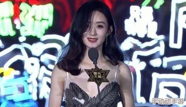 鞠婧祎进入隧道，请谨慎驾驶！粉丝热议她的安全与行程，现场气氛紧张引发关注！