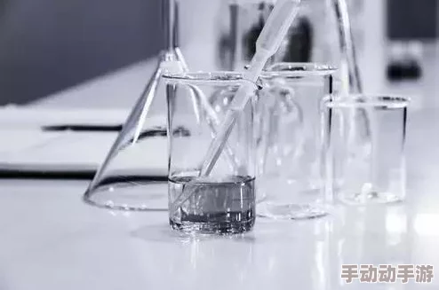 棉签加酒精等于牛奶(黄)，科学实验揭示意想不到的化学反应与物质变化，带你了解背后的原理与趣味！