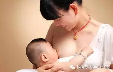美女巨胸喷奶水视频www免费，许多网友对此表示好奇，但也有人认为这种内容不适合传播