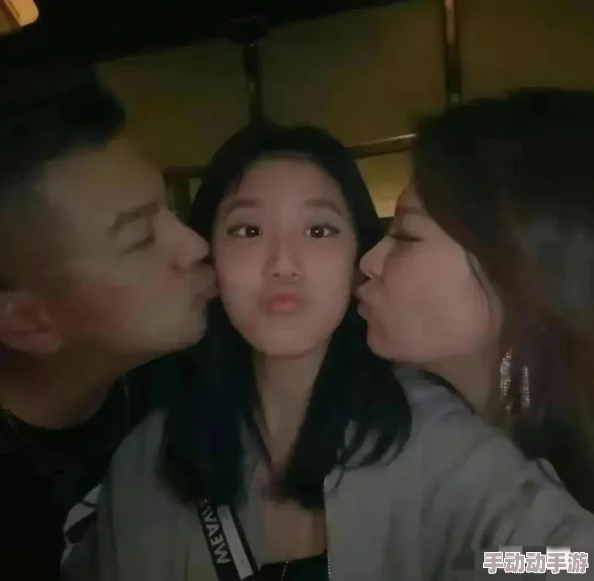 小娇妻高h各种play，网友们对此作品的评价褒贬不一，有人认为情节新颖刺激，也有人觉得内容过于露骨