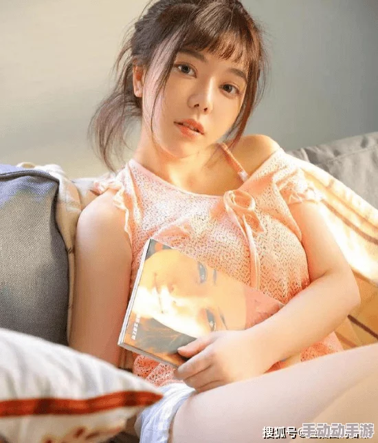 美女被爆艹事件引发热议，网友纷纷讨论背后的真相与影响