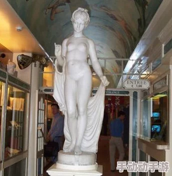 探索性欧美文化中的另类魅力：巨大身影下的独特美学与情感表达