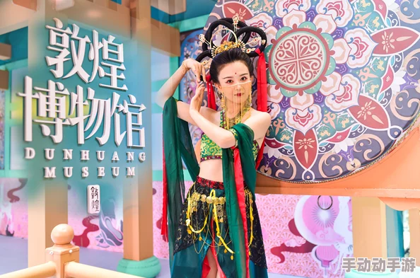 探索美丽与艺术的交汇：美女璜铯三极背后的故事与文化解读