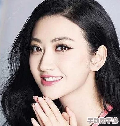 探索温碧霞的银幕魅力：解读她在三级正片中的经典角色与演艺生涯的独特风采