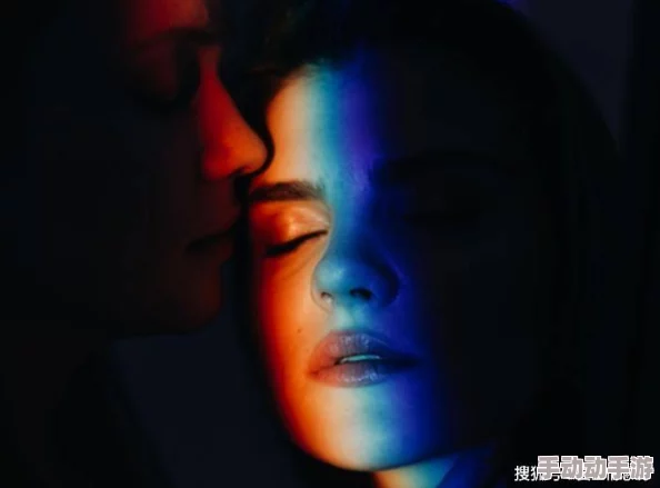 在欲望的漩涡中：一位女性与多位男性之间错综复杂的情感纠葛与肉体探索之旅