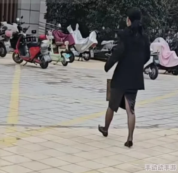 偷窥熟丝微博：网友们纷纷表示这种行为侵犯了个人隐私，呼吁大家尊重他人的生活和选择