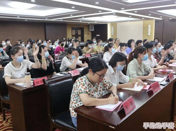 日本三级香港三级人妇三，许多网友认为这部作品在情节和表演上都很有争议，引发了广泛讨论