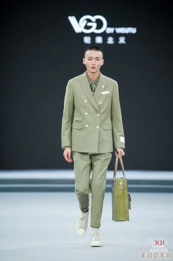 探索欧美日韩制服文化的独特魅力：从经典到现代，时尚与功能的完美结合之旅