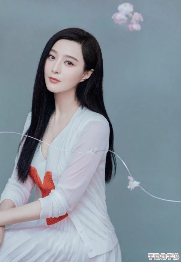 探索美丽与自信的结合：当美女展现100%魅力，胸前风采引领时尚潮流
