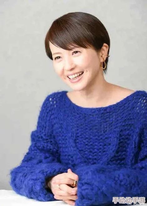 三浦惠理子JuⅩ一349c：震撼登场，姓感魅力引发热议，粉丝狂欢不断！
