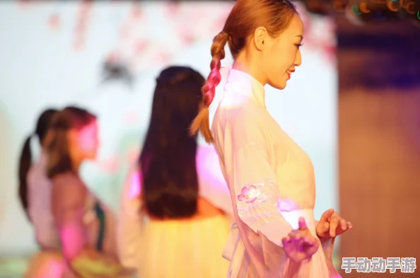 三上悠亚2022年最新番号：她在新作品中展现了更成熟的演技与风格，粉丝们期待已久的精彩表现即将上线！