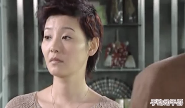 探索邻居寡妇的秘密：水多又紧的生活背后隐藏着怎样不为人知的故事？
