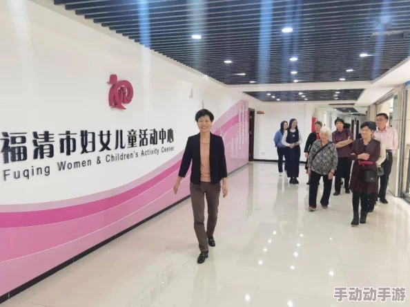 九九九老妇再度引发关注，最新动态揭示其生活现状与社会影响，引发网友热议与讨论