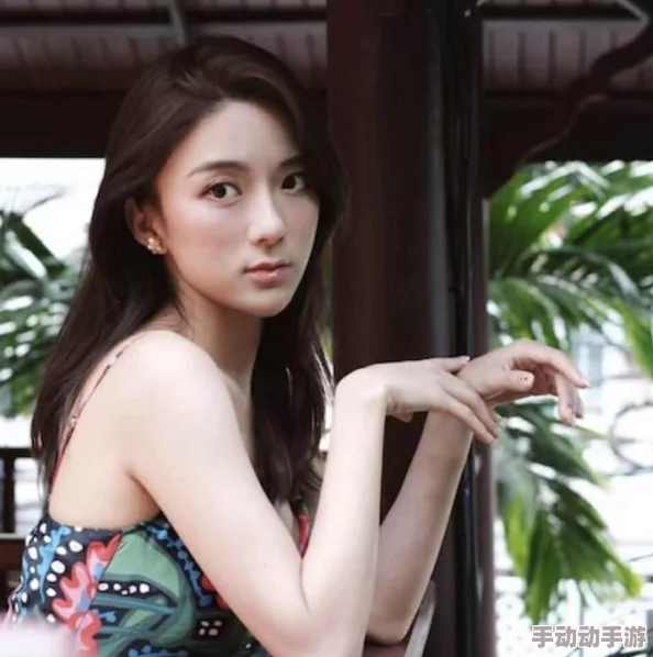 拍床戏被肉h高h，演员们在新剧中大胆挑战自我，引发观众热议，期待更多精彩表现与剧情发展