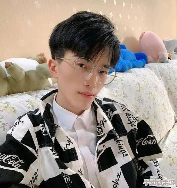 和平精英官方首充奖励详解：探索首次充值可获得哪些丰厚回馈
