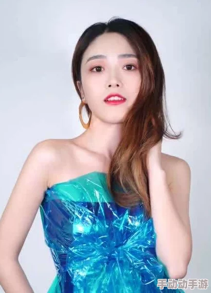 中出软萌小仙：最新动态曝光，甜美形象引发粉丝热议，期待更多精彩表现！
