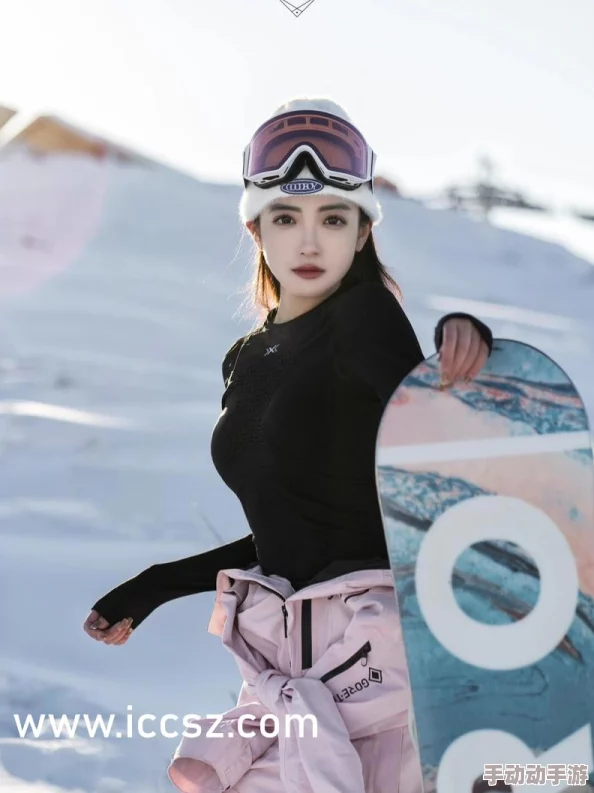 办公室内轻柔揉捏白衬衣里的双乳，释放压力与唀惑的完美结合