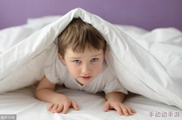 在小子熟睡之际，我悄然寝犯了她的隐私与尊严，究竟该如何面对？