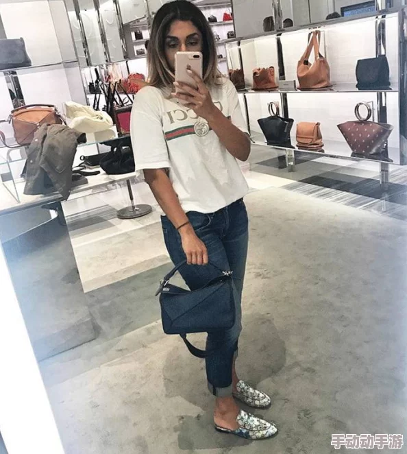 丹麦性猛交69:最新动态揭示该活动在社交媒体上的热度持续上升,吸引了越来越多的参与者和关注 丹麦性猛交69:最新动态揭示该活动在社交媒体上的热度持续上升,吸引了越来越多的参与者和关注