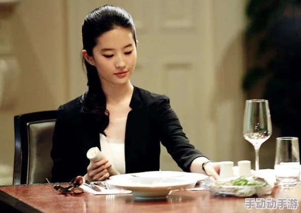 厨房挺进艳妇：一场关于美食与情感交织的激情故事