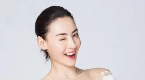 张柏芝下面的毛太茂盛，真是让人意外，这样的俬密话题也能引发热议