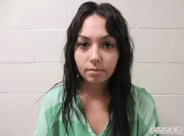 美女胸18岁以下禁止观看网友认为这种限制有必要，保护未成年人免受不良信息影响，同时也引发了对审美标准的讨论