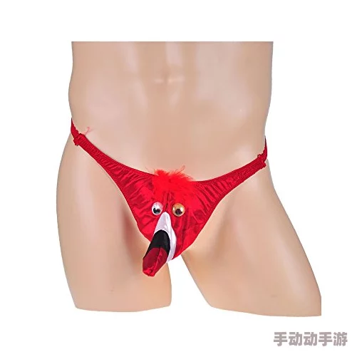 美女把衣服都脱了连内衣内裤也脱了给男人看，这样的行为真让人感到不适