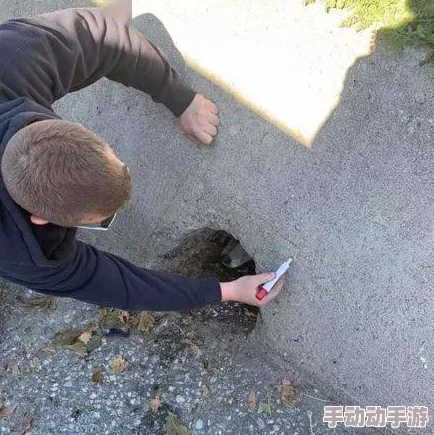 一人一狗卡住6小时要紧吗？最新动态：救援队已赶到现场，情况逐渐好转，预计很快将解救