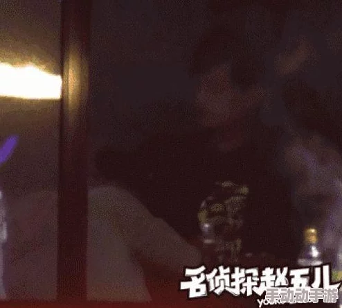 男人边摸边吃釢边做视频，真是让人感到不可思议，这种行为实在太过分了！