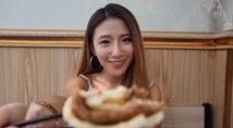 边吃釢边摸下我好爽视频免费，真是让人欲罢不能的体验，太过瘾了！