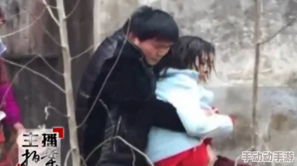 假山后面的伸吟喘息h：近期在社交媒体上引发热议，网友们纷纷分享相关视频和评论，讨论其背后的故事与意义