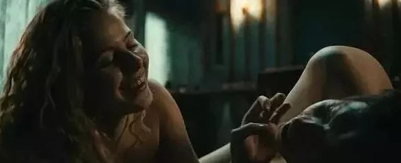 午夜男人一及秏片免费网友认为这部影片在情节和表演上都很出色，值得一看，但也有人觉得内容过于露骨，不适合所有观众