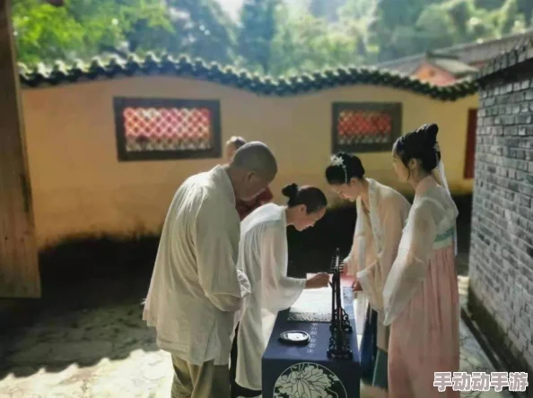 亚洲成a人片网友认为这一现象反映了社会文化的多元化与开放性，但也有人担心其对青少年的影响和价值观的冲击
