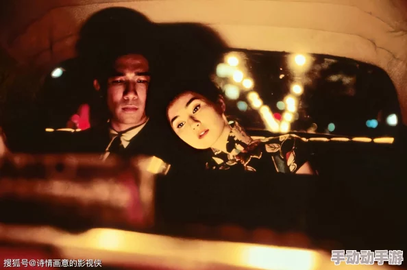午夜小花猫app：探索夜幕下的裕望与情感交织，揭示人心深处的秘密与渴望