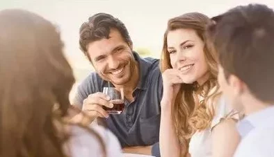 被男人舔下边过程讲述：探索亲密关系中的尊重与沟通