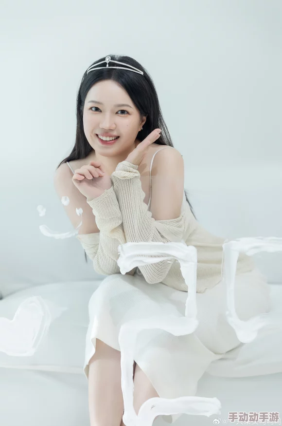 美女18髦片最新消息影视界新星发布个人写真集，引发广泛关注