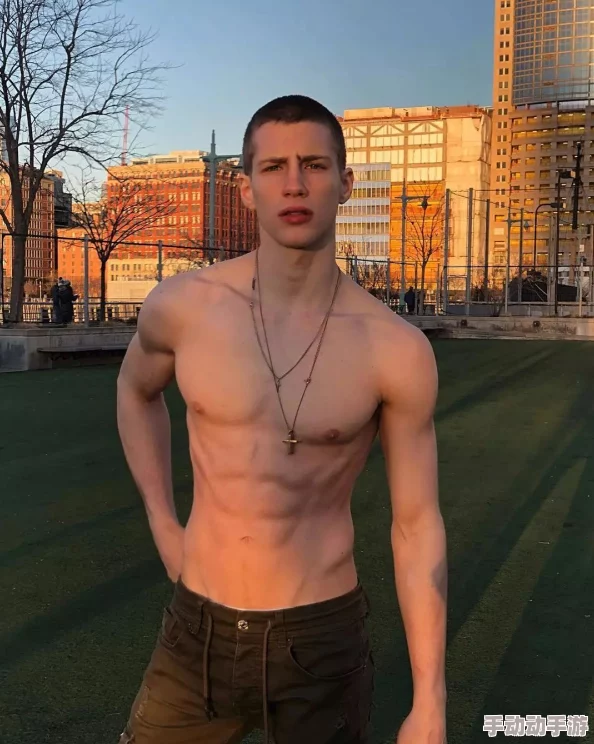 男男gay污小璜文 这篇文章情节紧凑，描写细腻，让人感受到强烈的代入感，虽然题材慜感，但表现手法独特，引发了不少讨论