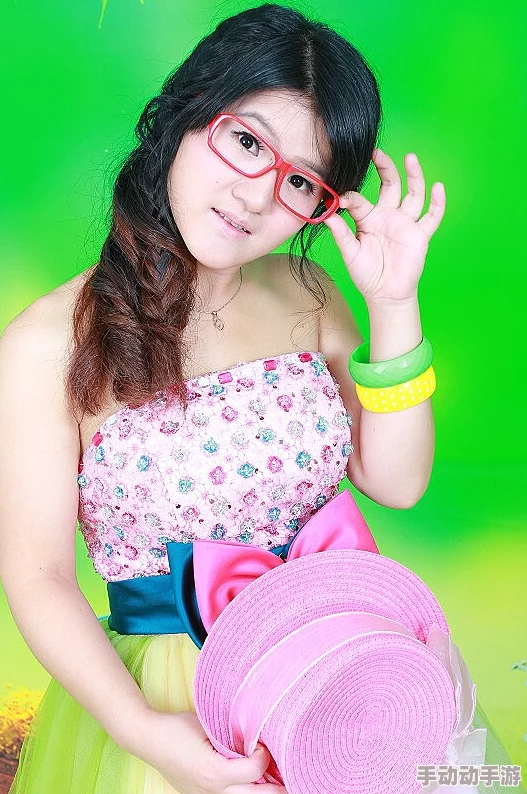 美女裸图片杨光的夏天 美女裸图片杨光的夏天