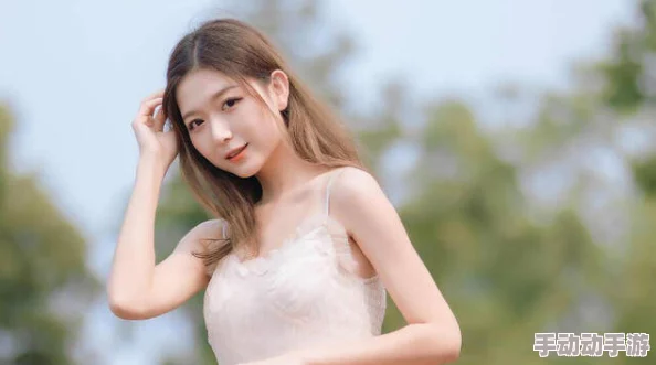 看美女的逼这是一种对女性外貌过分关注的行为，可能涉及不尊重或物化他人的问题