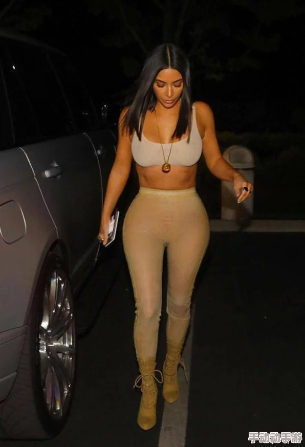 黑人大荫道BBWBBB高潮潮喷指的是一位身材丰满的黑人女性在性爱过程中达到高潮并出现潮吹现象